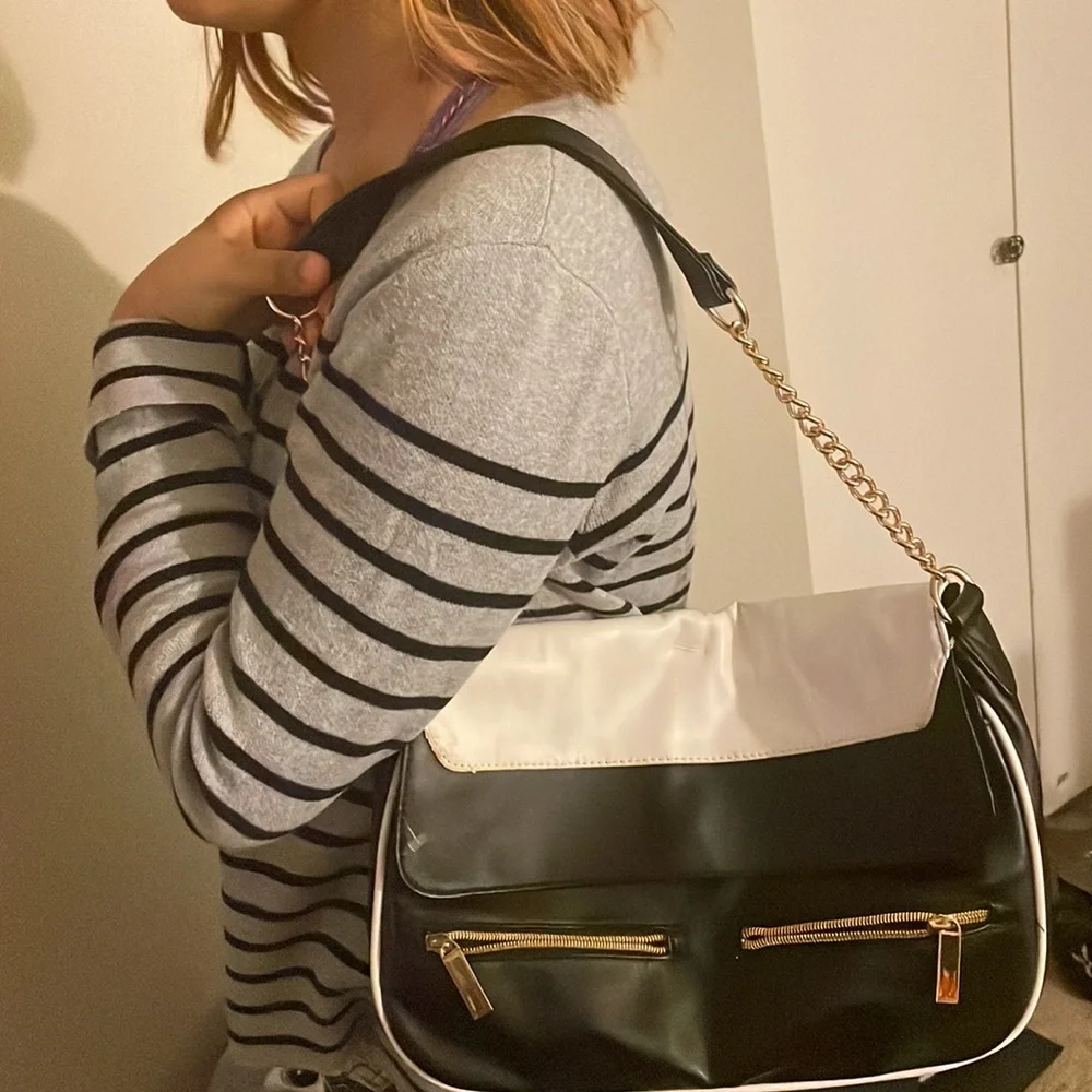 Purse - Picture 4 of 4